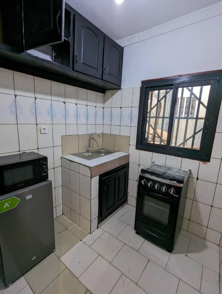 Appartement Meuble Яунде Екстер'єр фото